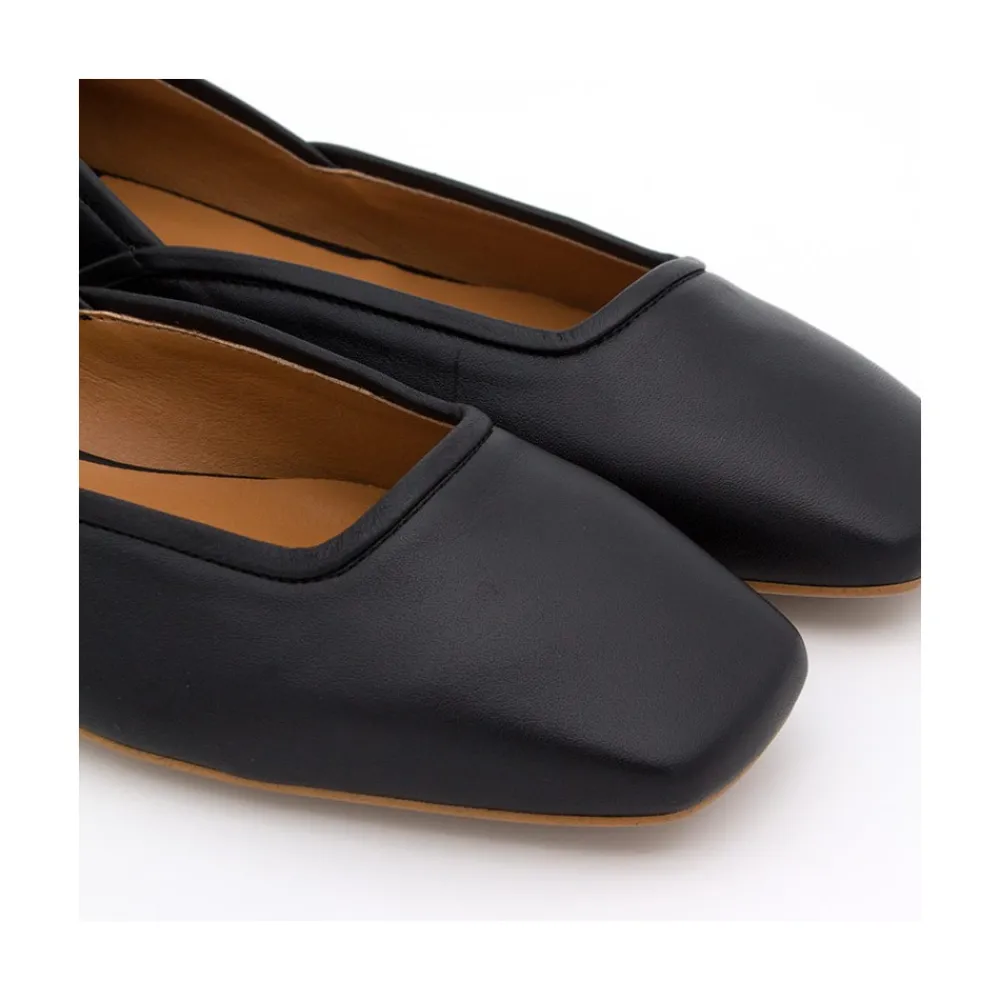 ANGEL ALARCON Hawn - Leather Pointed-Toe Flats<Vrouwen Last Units