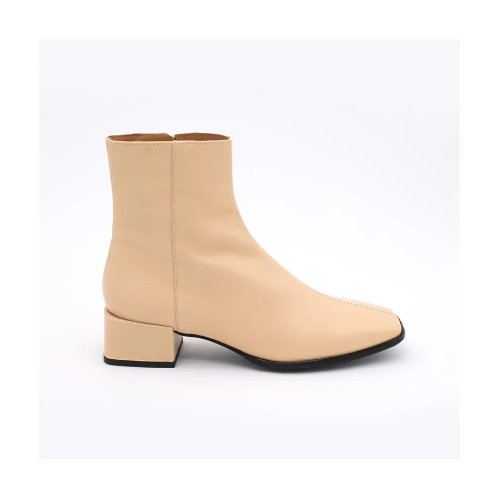 ANGEL ALARCON Oyate - Comfortable Patent Leather Booties With Low Wide Heels<Vrouwen Last Units